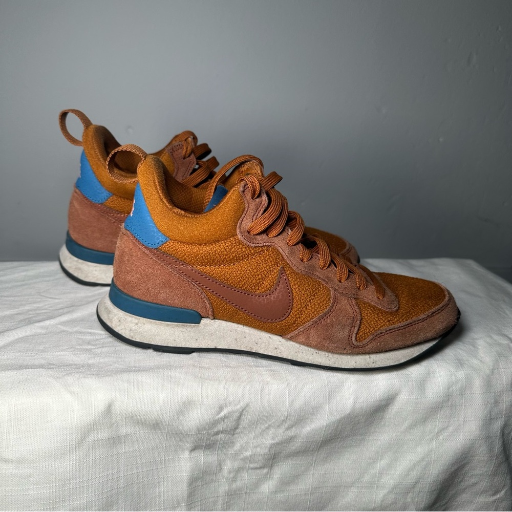 NIKE Internationalist MID Sneaker Brown